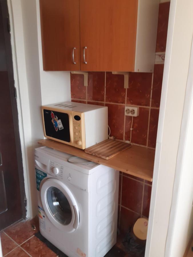 Lucian Studio Apartment Букурещ Екстериор снимка